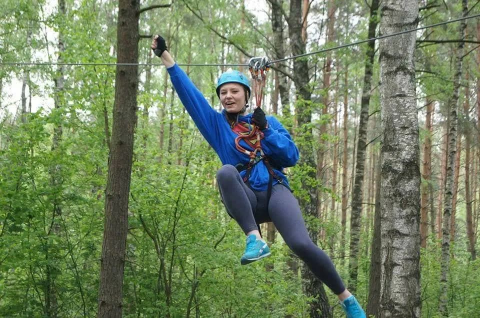 Park linowy Udziejek - emocjonujące trasy i niezapomniane przygody