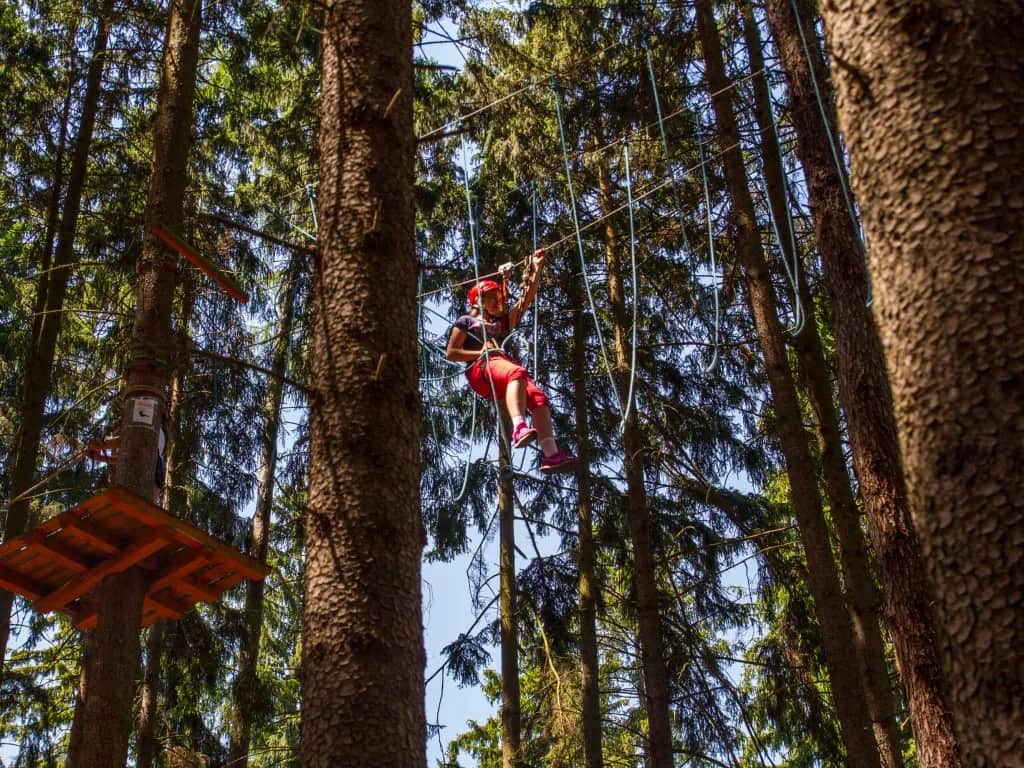 Nowy park linowy w Rybniku - emocjonujące trasy i atrakcje dla każdego