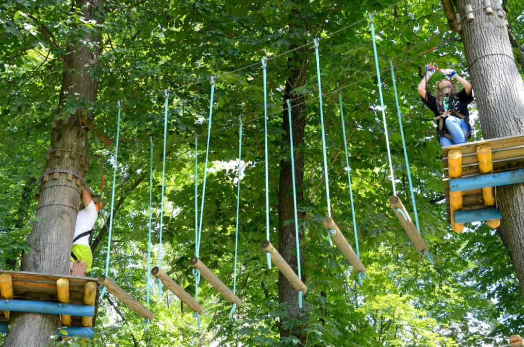 Polańczyk park linowy – atrakcje, bezpieczeństwo i godziny otwarcia