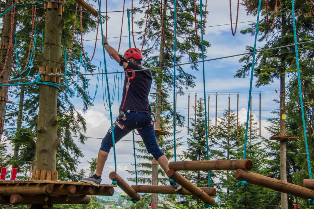 Park linowy Ptaszkowa - idealne miejsce na emocjonującą przygodę dla całej rodziny